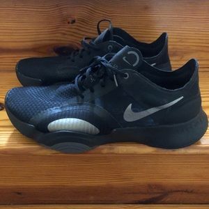 Slightly used black Nike sneakers